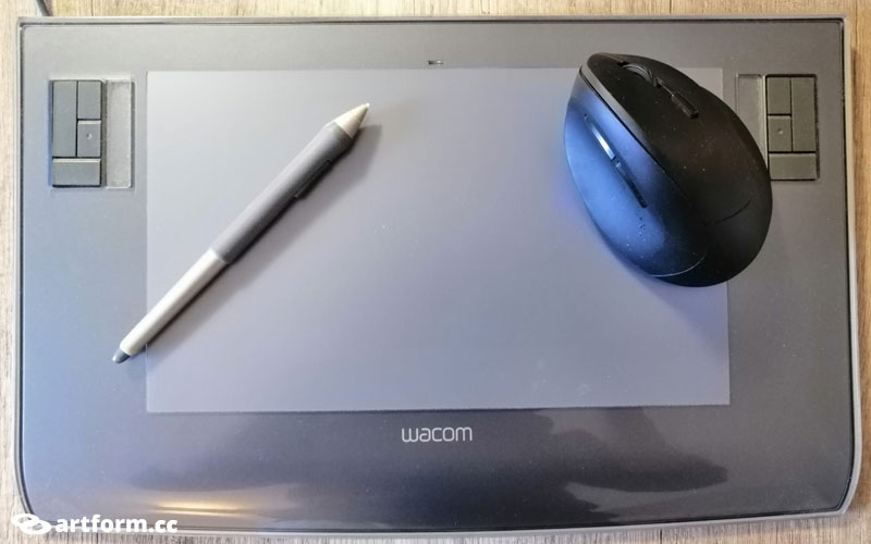 Wacom Intuos A5-Wide Graphics Tablet & Autley Ergonomic Vertical Mouse - Dispositivi di input a confronto per l'Home Office